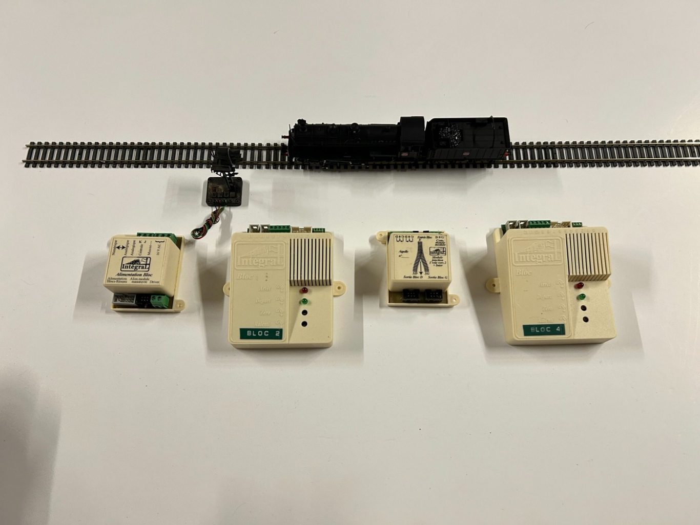 Ensembles de composants électroniques pour le Train Miniature