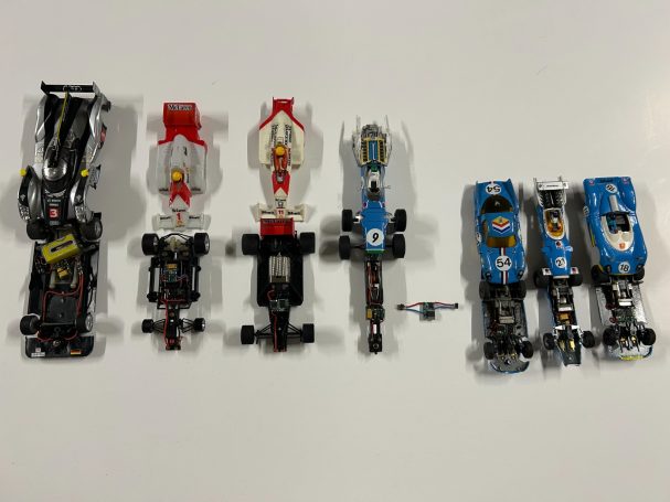 Différentes échelles de voitures de Slot Racing